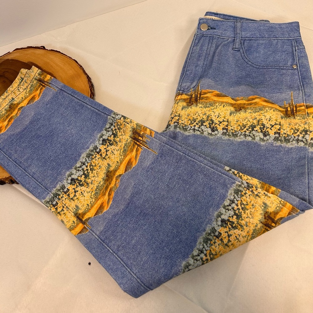 Machine Mom Jeans Desert Image Tapered‎ High Rise Straight Leg Women’s Size 10